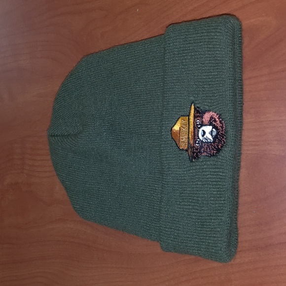American NeedleMen's Olive Smokey the Bear Cuffed Knit Beanie
